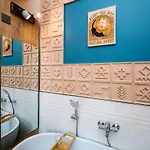 Otto Enjoy Relax 30 Sec To Taksim Bathtub Istanbul