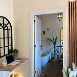Apartment Otto Enjoy Relax 30 Sec To Taksim Bathtub Istanbul