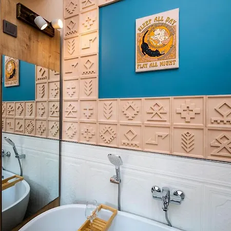 Otto Enjoy Relax 30 Sec To Taksim Bathtub イスタンブール